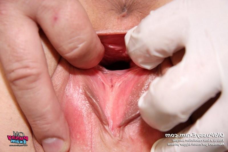 15P Nada mature woman gyno fetish pussy speculum gynochair exam
