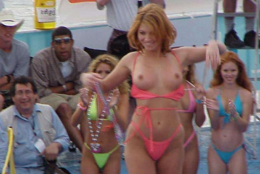15P Drunk Spring Break College Girls Flashing Tits