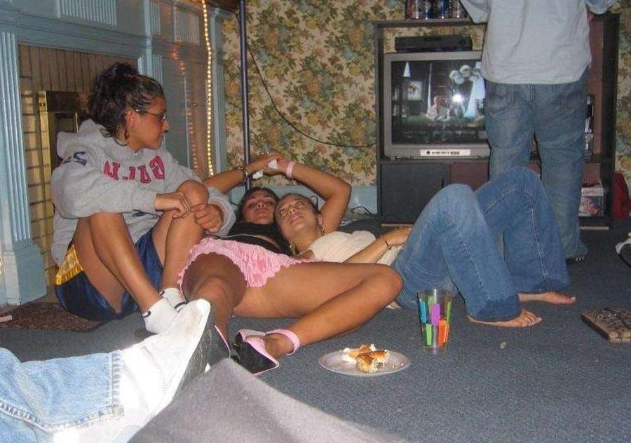 10P Trashed Drunk College Girls Flashing Perky Titties