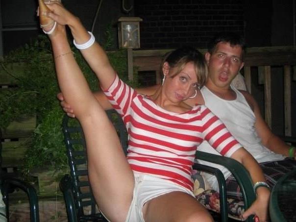 9P Hot College Coeds Flashing Drunk Wasted And Kissing Girls