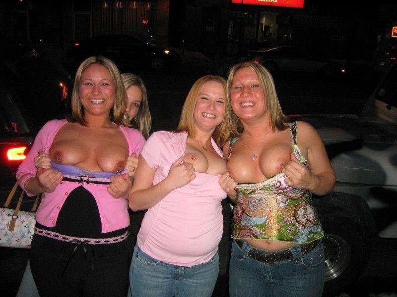 15P Crazy Drunk College Girls Flashing Tits And Pussies