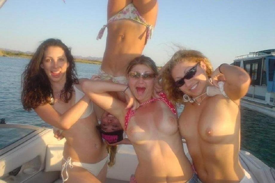15P Crazy Drunk Chicks Wild College Coed Parties