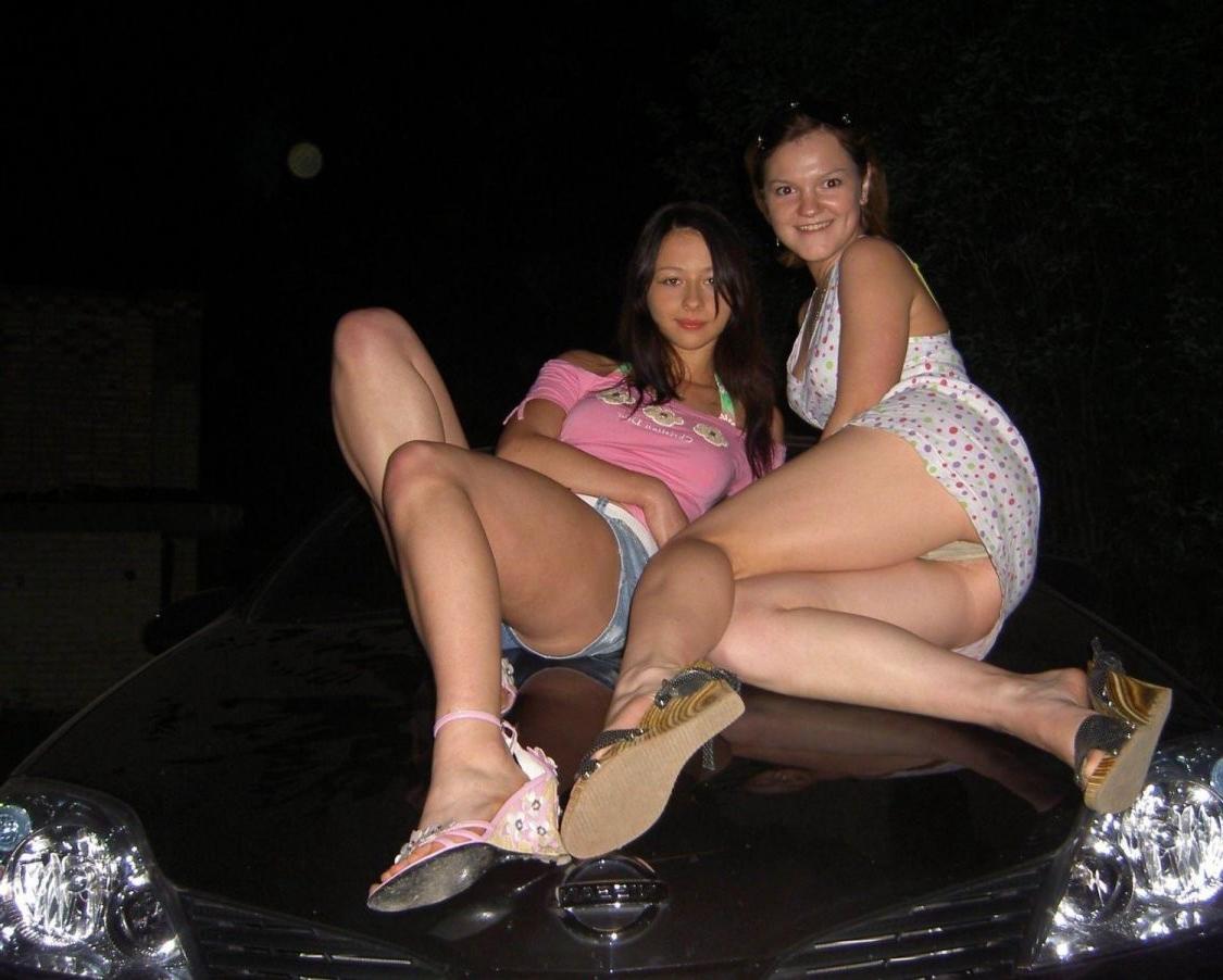 15P Drunk Spring Break College Chicks Flashing Tender Breasts