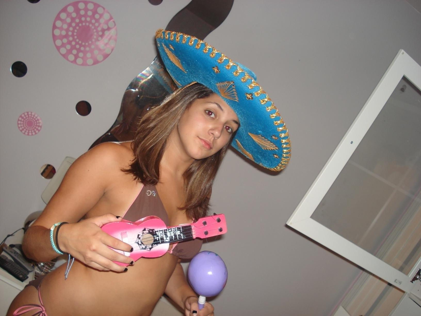 15P Drunk Naked College Coeds Party And Flash Perky Tits