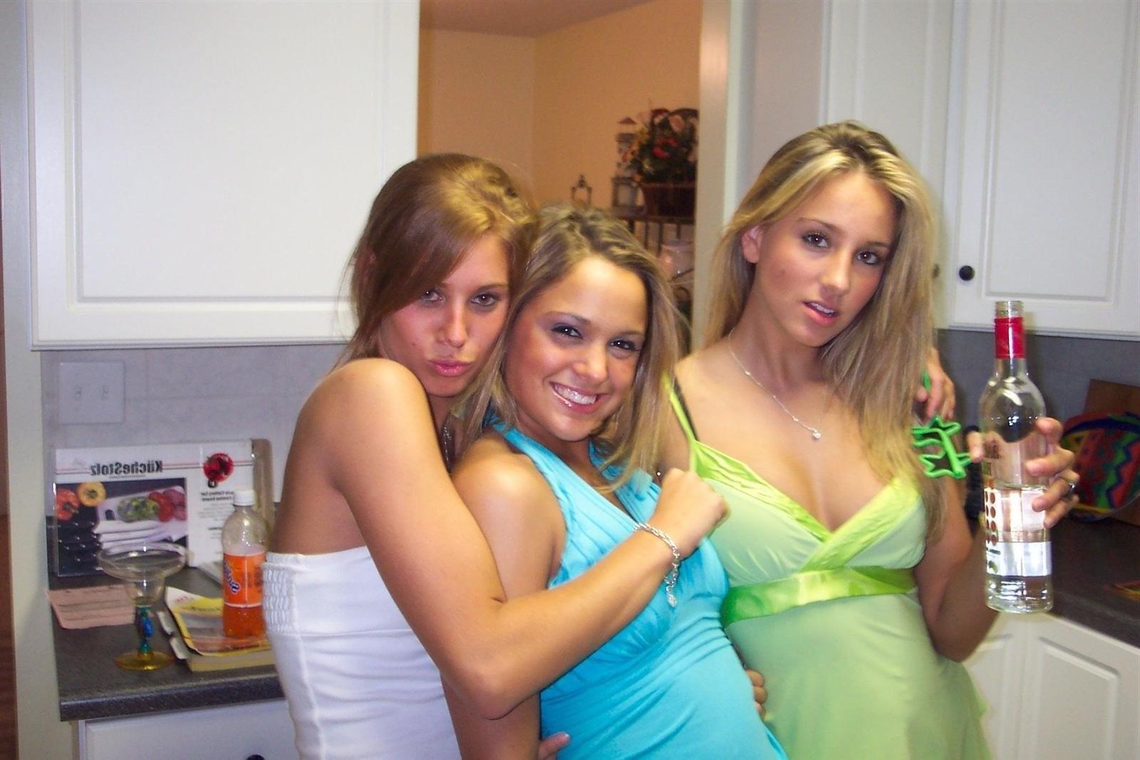 15P Drunk Naked College Coeds Party And Flash Perky Tits