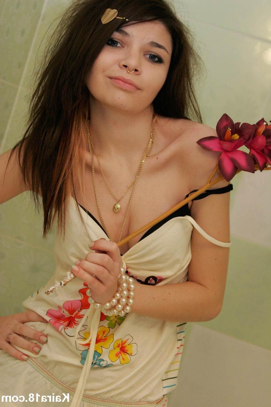 16P Geeky emo teen girl