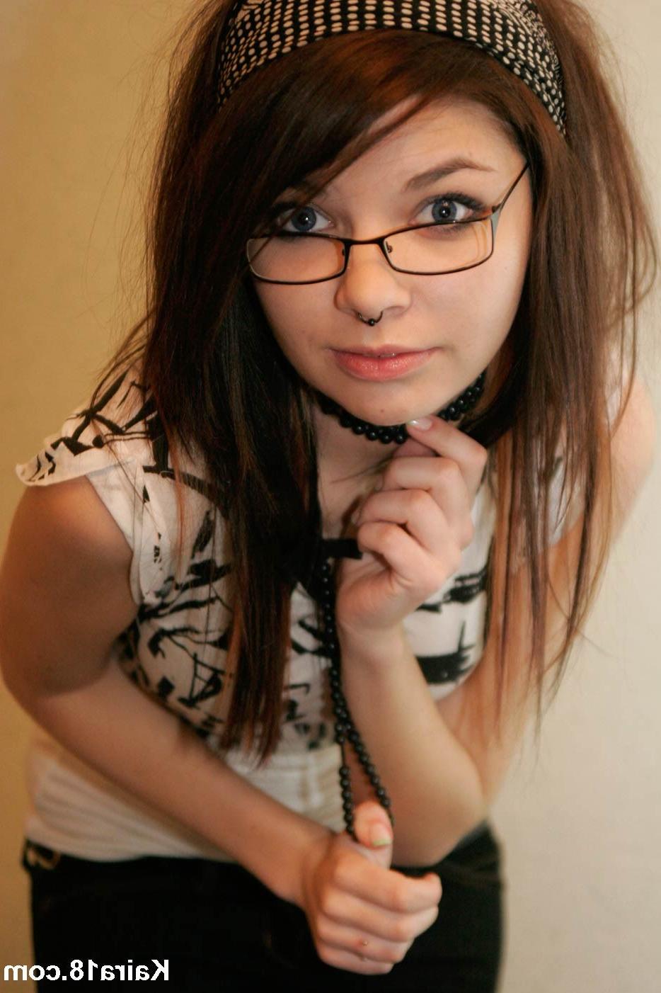 16P Geeky emo teen girl