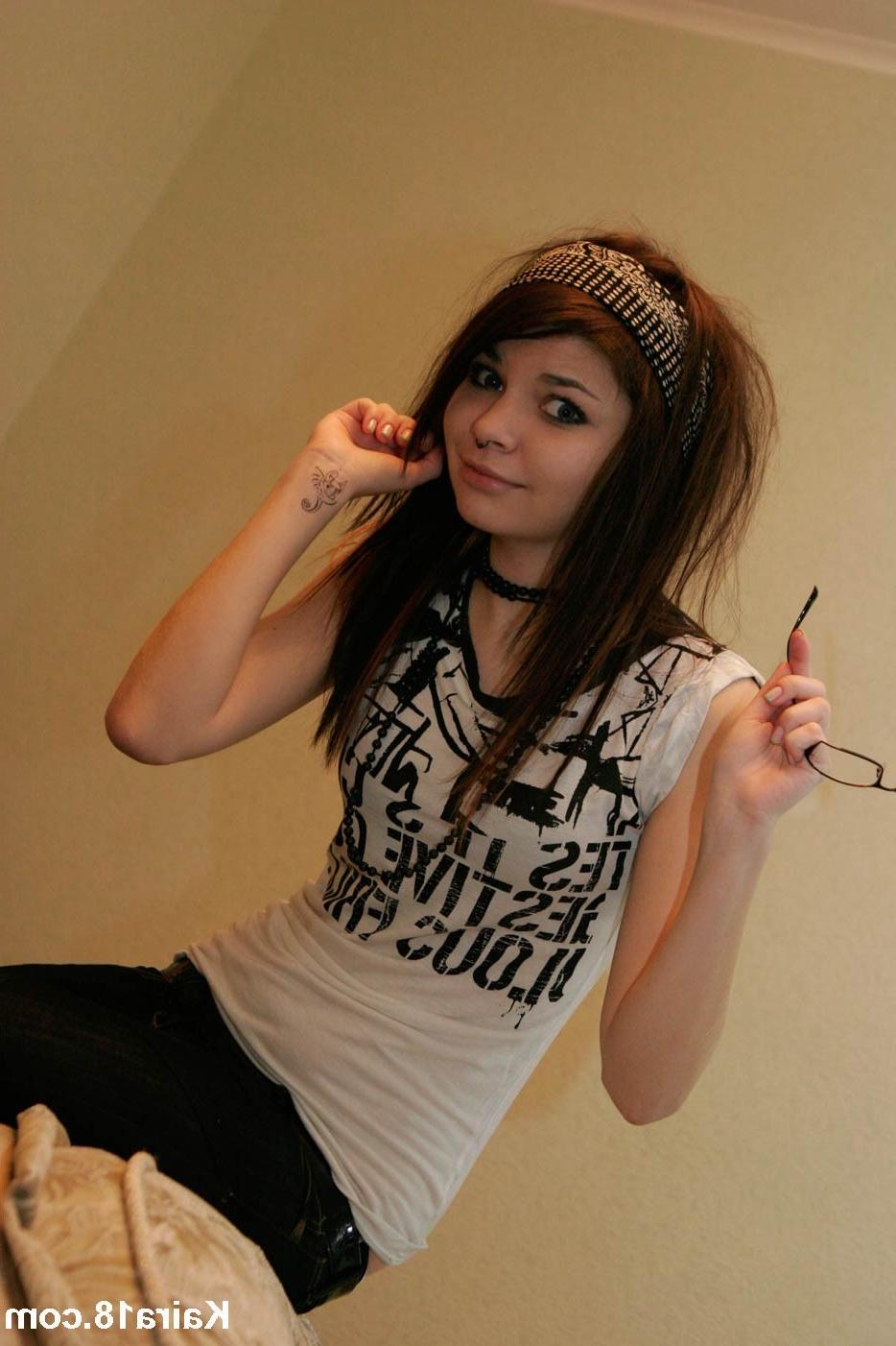 16P Geeky emo teen girl