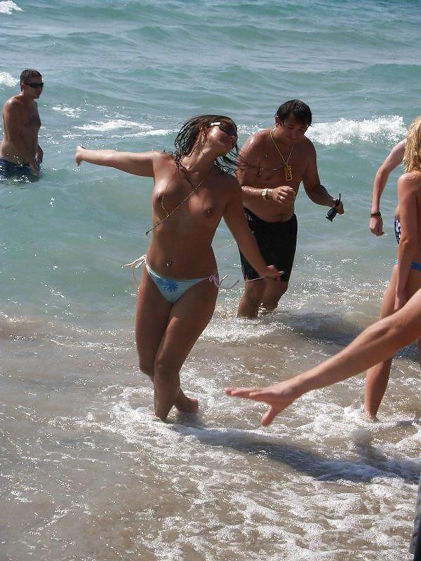 25P Nudist Beach Fun