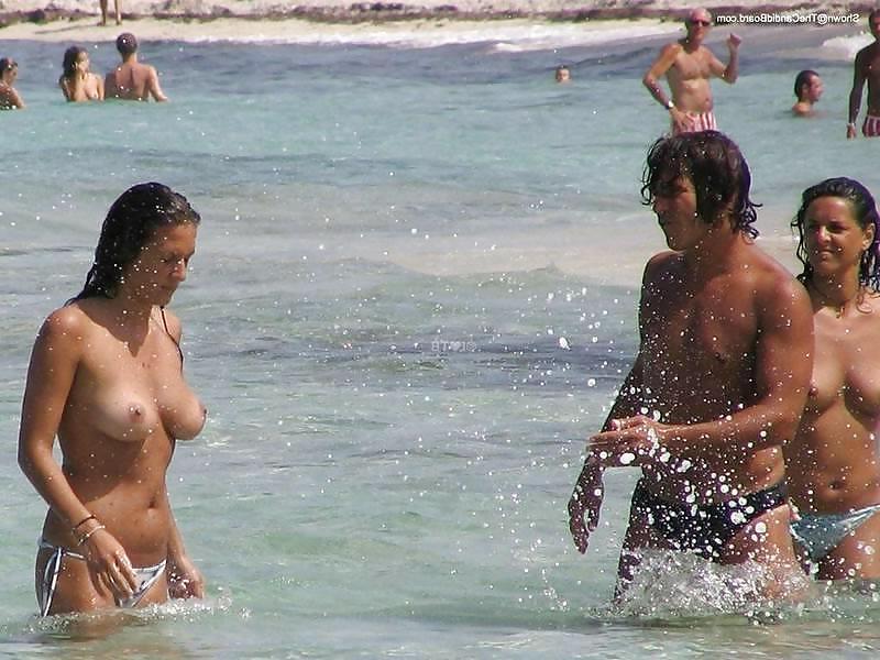 25P Nudist Beach Fun