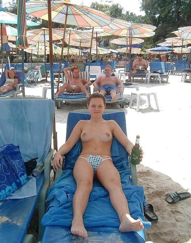 25P Nudist Beach Fun