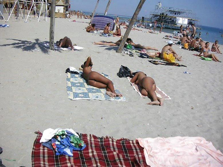 25P Nudist Beach Fun