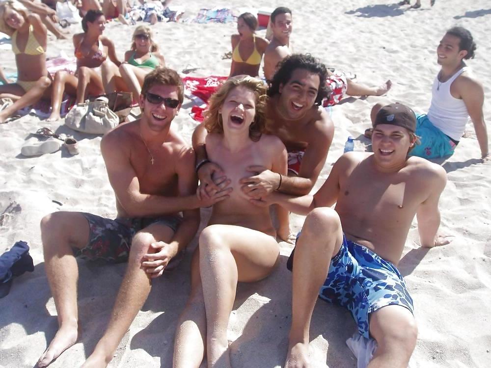25P Nudist Beach Fun