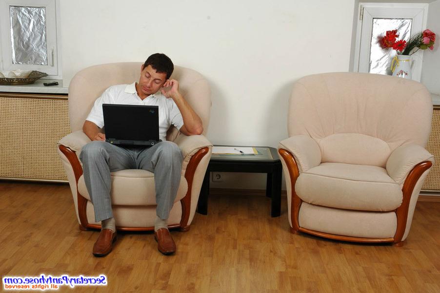 13P Amelia and Igor horny office pantyhosers