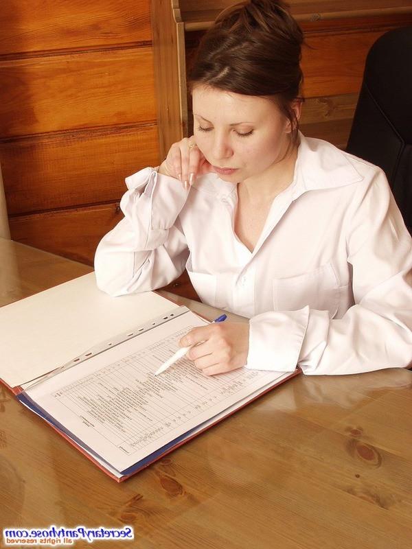 13P Alice and Ira horny office pantyhosers