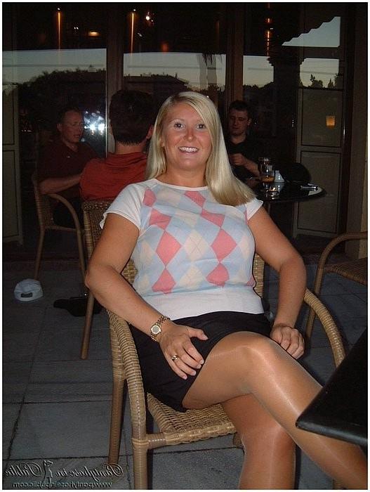 15P Natasha Smith blonde high heels pantyhose babe flashing