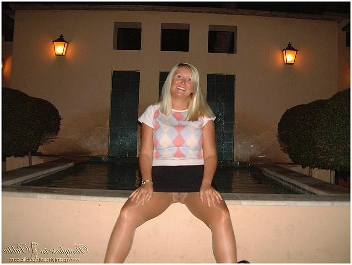 15P Natasha Smith blonde high heels pantyhose babe flashing