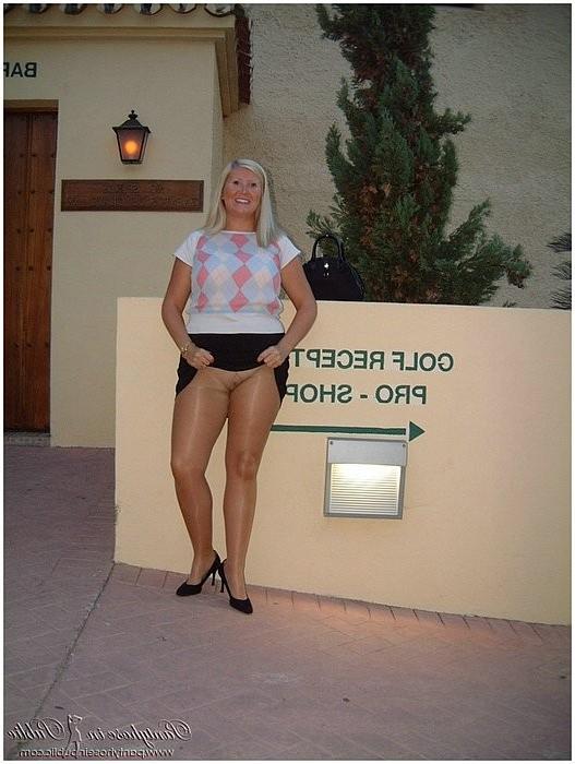 15P Natasha Smith blonde high heels pantyhose babe flashing