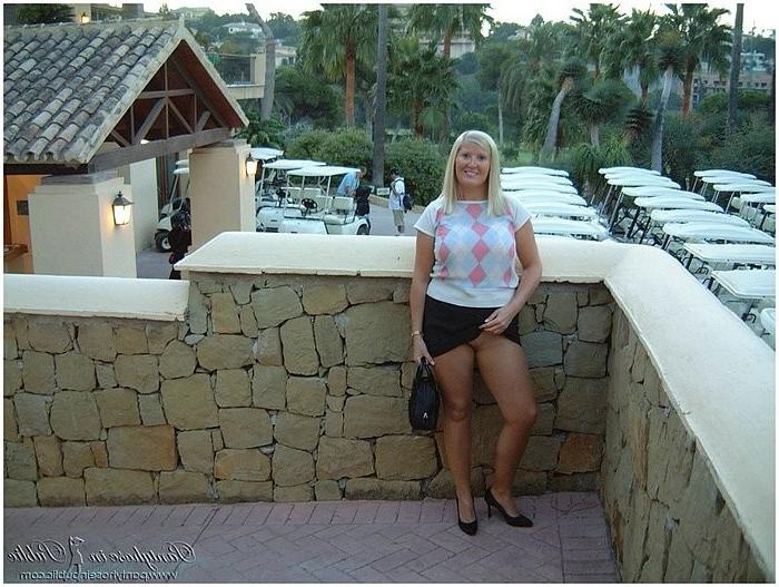 15P Natasha Smith blonde high heels pantyhose babe flashing