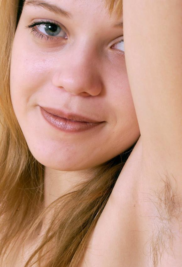 15P Hairy pussy teen princess spreading