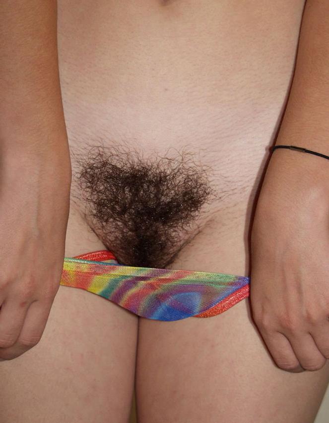 15P Beautiful amateur shows hairy pussy