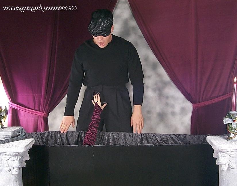 16P sexy latina vampire babe sucks strokes cock