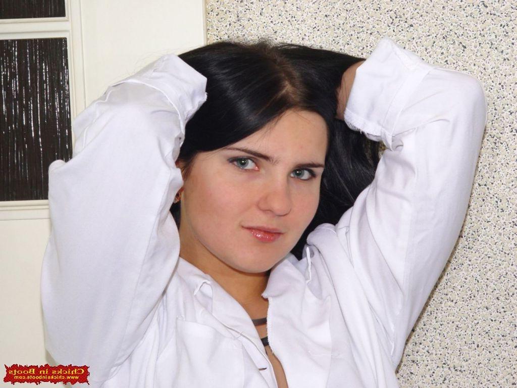 16P Cute Brunette Nurse in Leather Boots and Stockings
