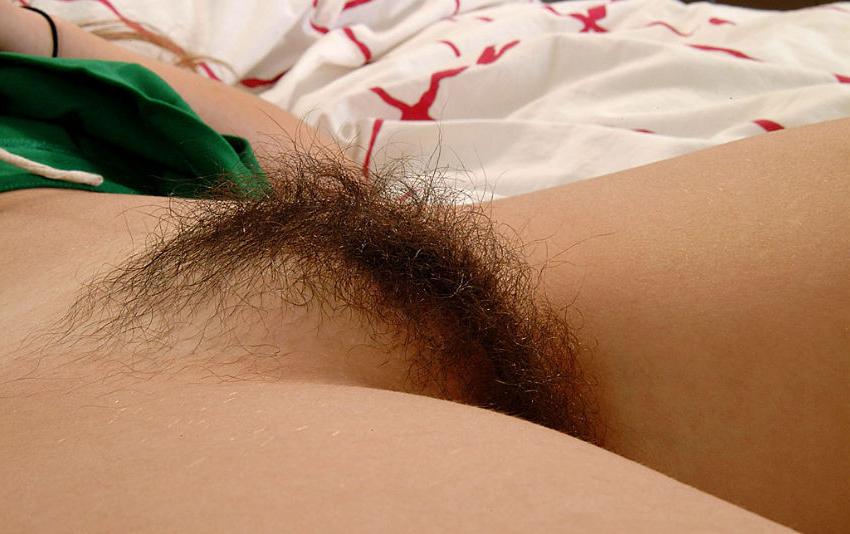 15P Amateur cheerleader with hairy bush