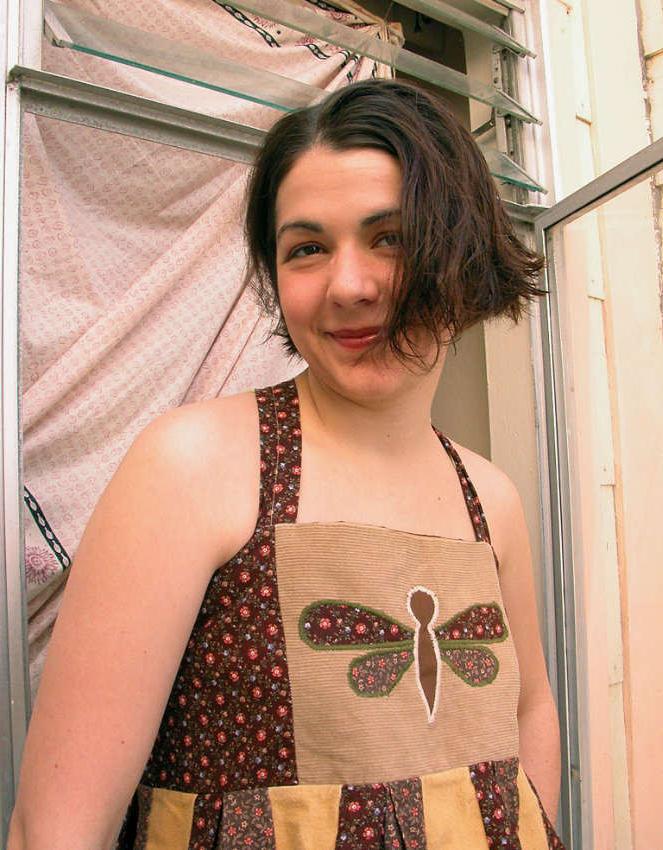 20P Sweet amateur brunet shows her bush