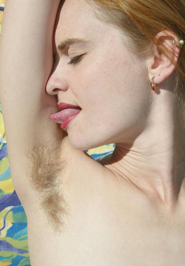 20P Cute girl shows hairy pussy outdoor