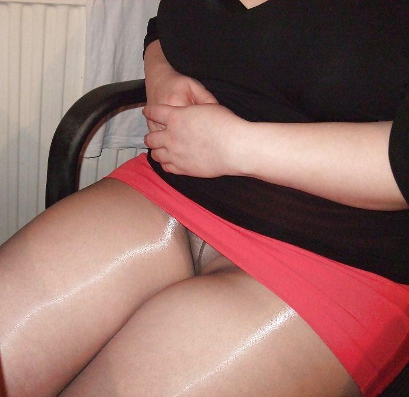17P Joanne nylons 2