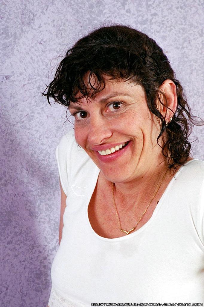 12P Milf spreads hairy snatch