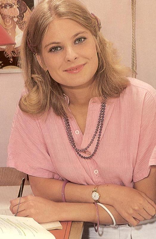 16P Seventies schoolgirl fucked in her willing pussy
