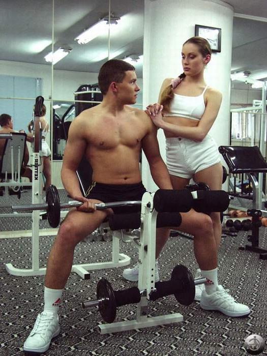 16P Contortionist couple having a naked workout