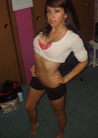 15P Amateur self shooting teens showing their bodies
