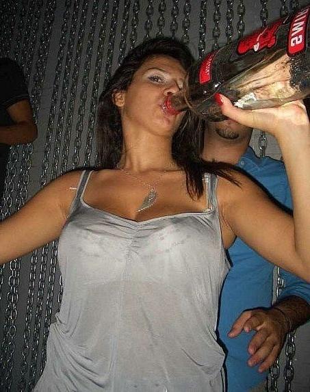 15P Gorgeous horny sweet amateur girls posing on camera naked