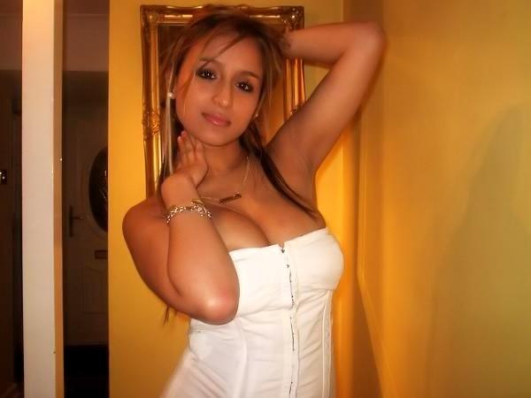 15P Very happy amateur teens with perfect bodies strip