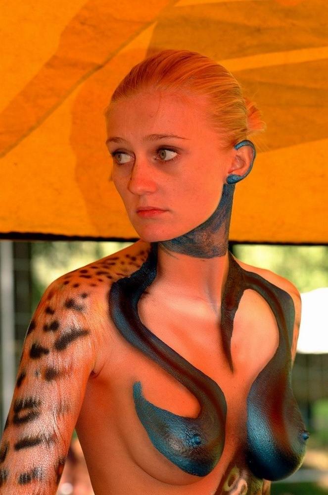 15P Many hottest amateur teens and babes posing on camera