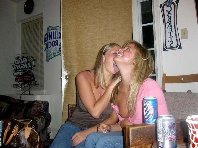 15P Many hottest amateur teens and babes posing on camera