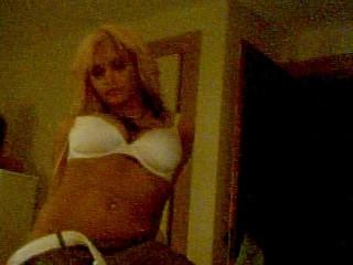 15P Amateur hot teens posing and sucking a dick hard