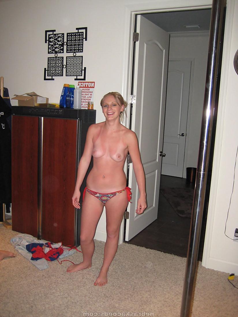 16P College girls playing in the bathtub and shower