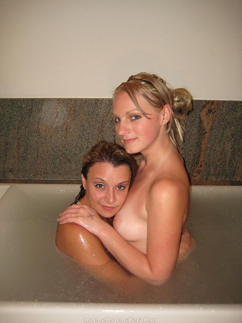 16P College girls playing in the bathtub and shower
