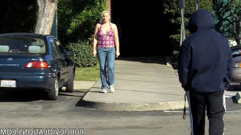 12P Amateur chick fights off a pervert on the street