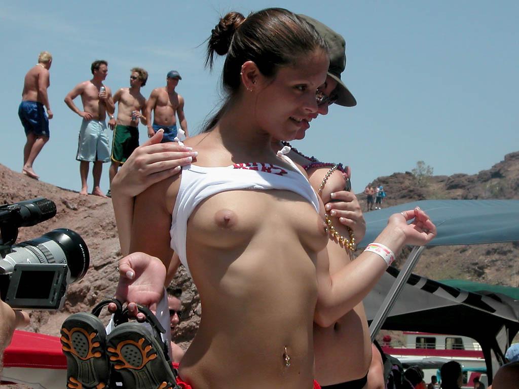 16P Drunk girls show their boobs at Spring Break