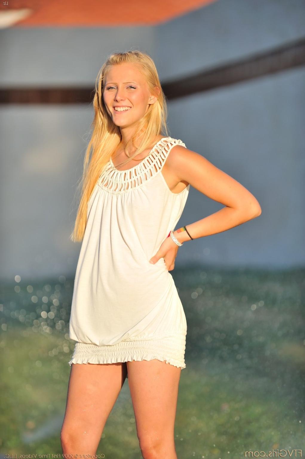 16P Cute Blonde Naked Outdoors