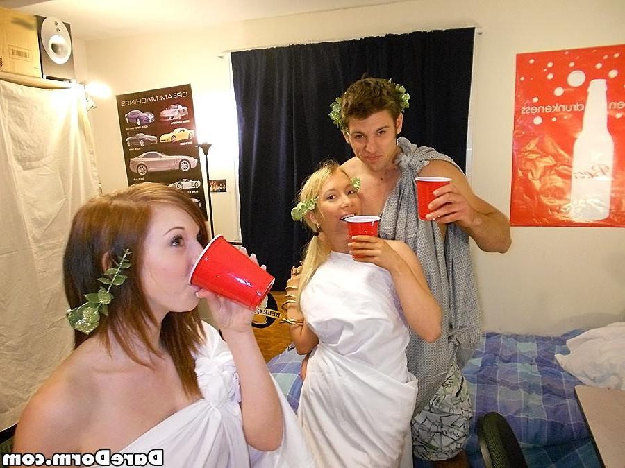 15P Drunk amateur college teen freshmen theme party