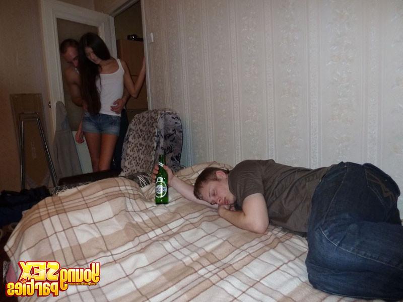 16P Happy pal bangs two beauties before his sleeping friend