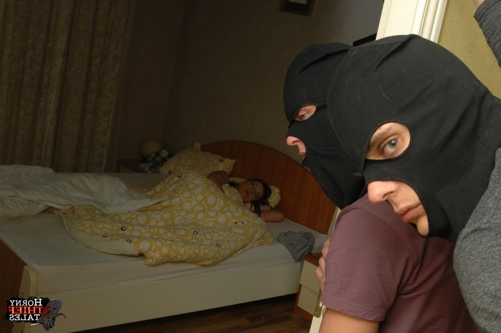 16P Thieves didn't find anything in Masha's place and they decided to fuck young gir