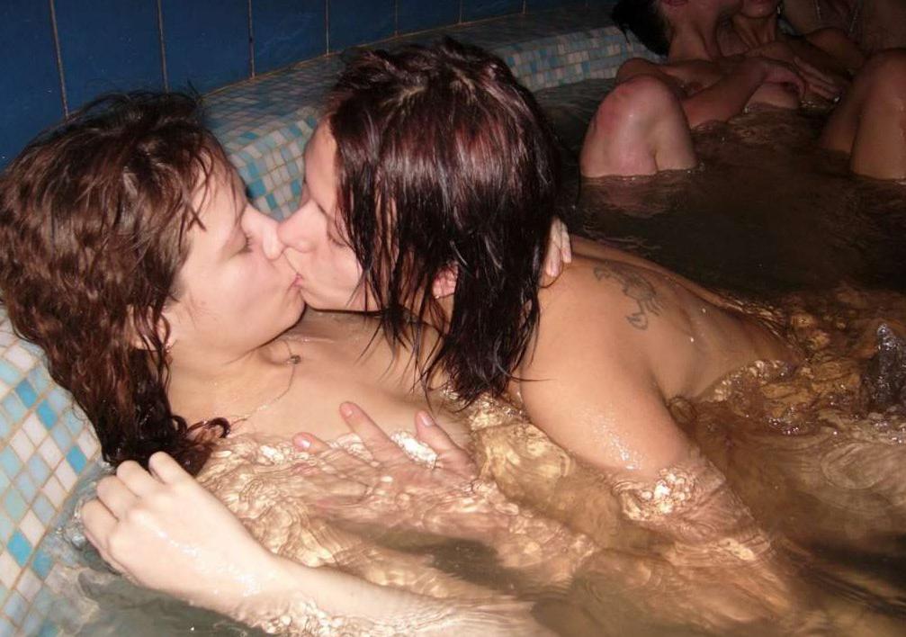 15P Wild smashed bitches in a jacuzzi