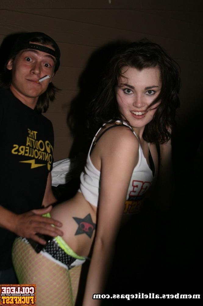 18P College-Fickfest